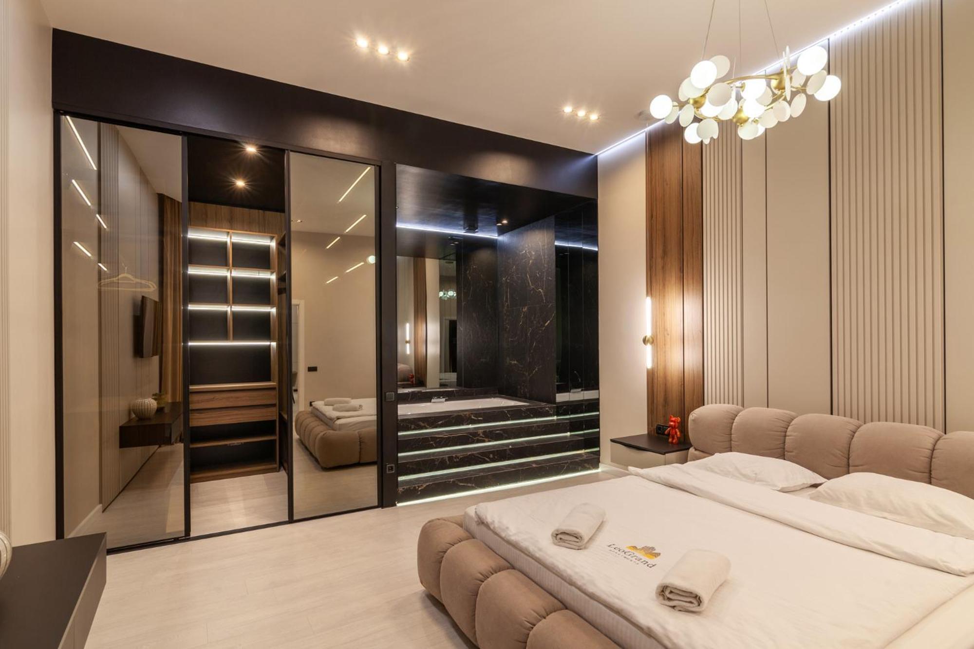 Leogrand Jacuzzi On Malaniuka 2 Lviv Exterior foto
